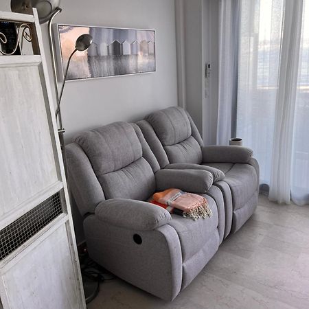 French Riviera 1 Bedroom On The Beach Facing Cannes Théoule-sur-Mer Exteriör bild