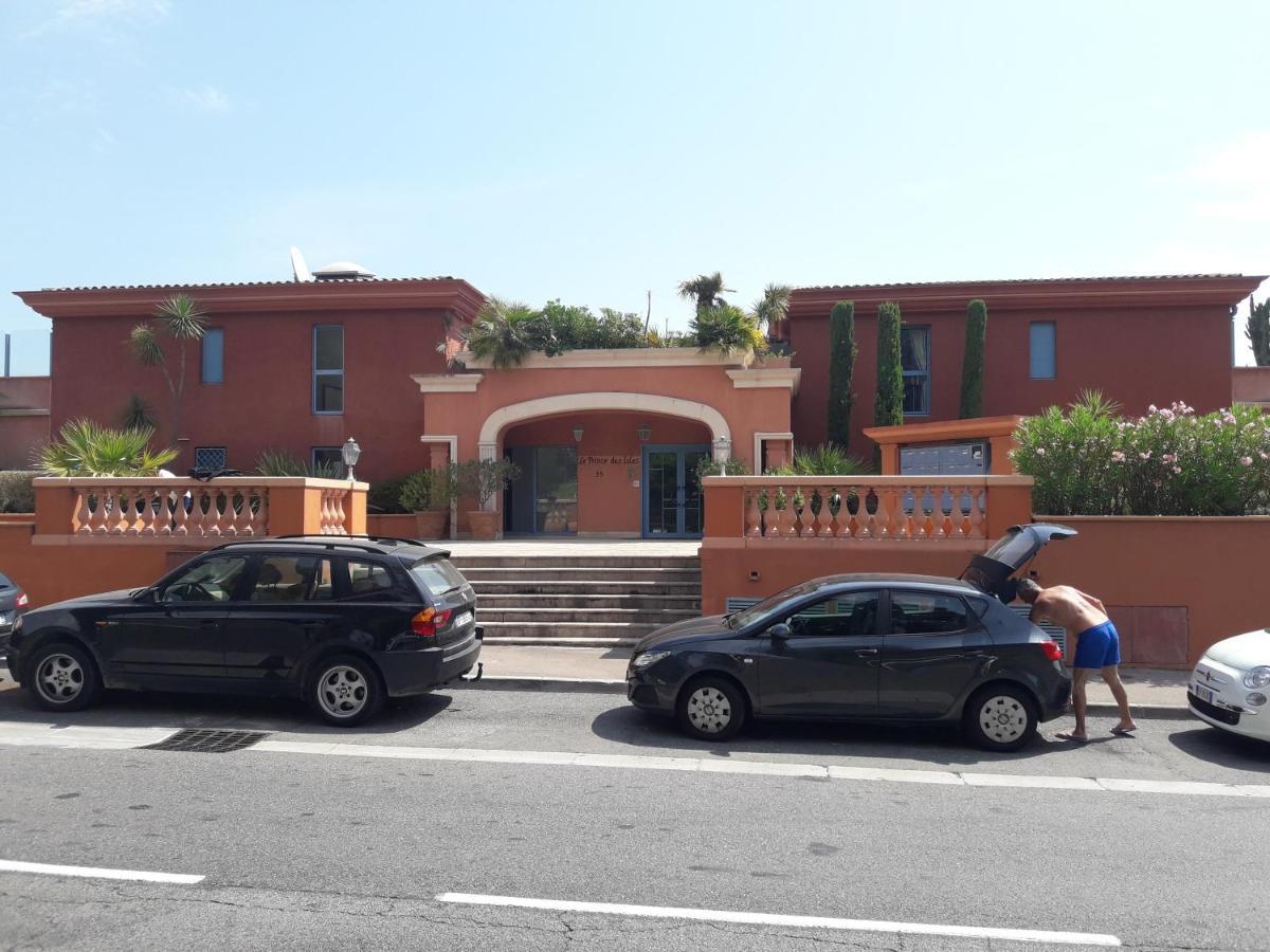 French Riviera 1 Bedroom On The Beach Facing Cannes Théoule-sur-Mer Exteriör bild