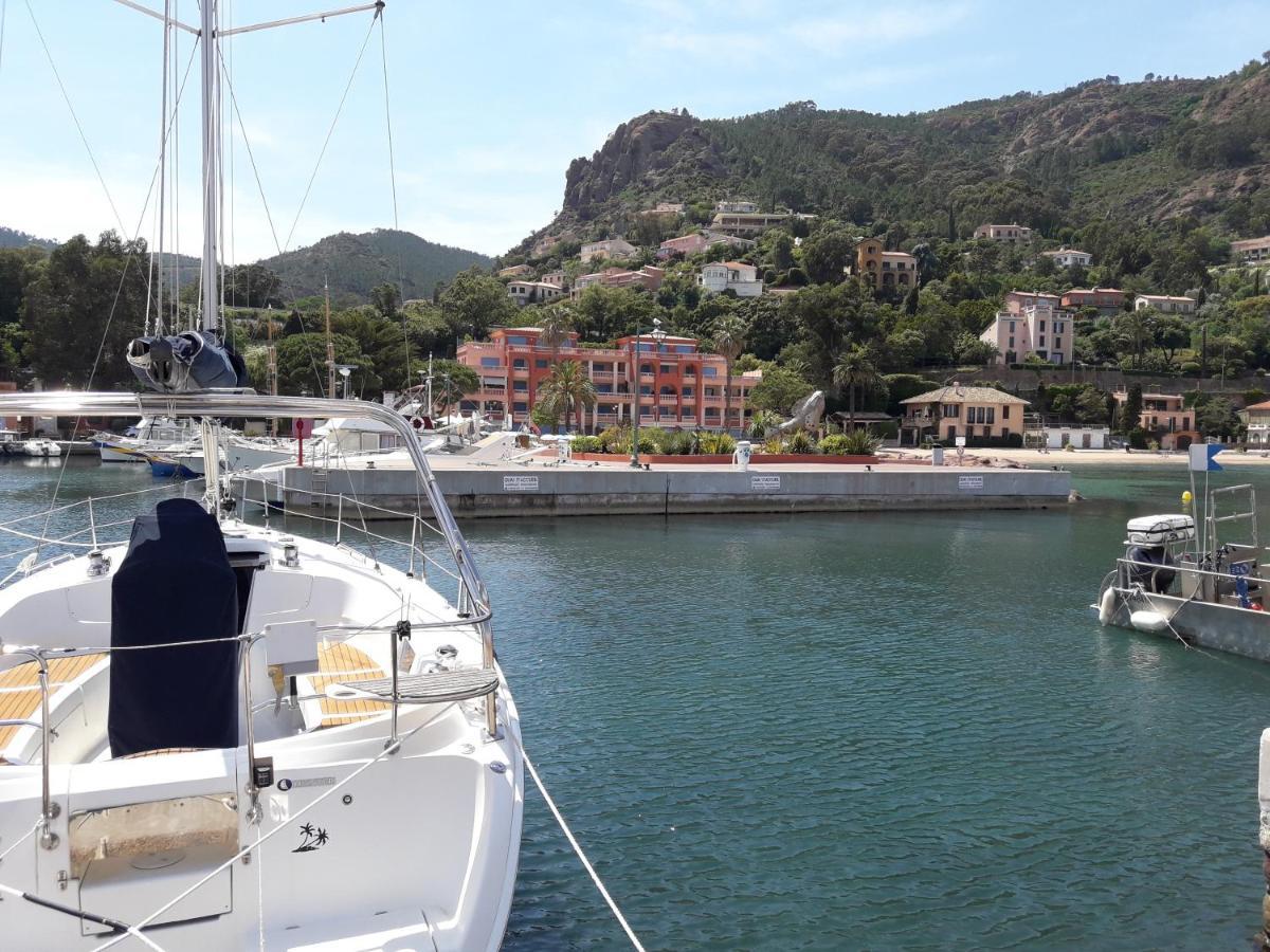 French Riviera 1 Bedroom On The Beach Facing Cannes Théoule-sur-Mer Exteriör bild