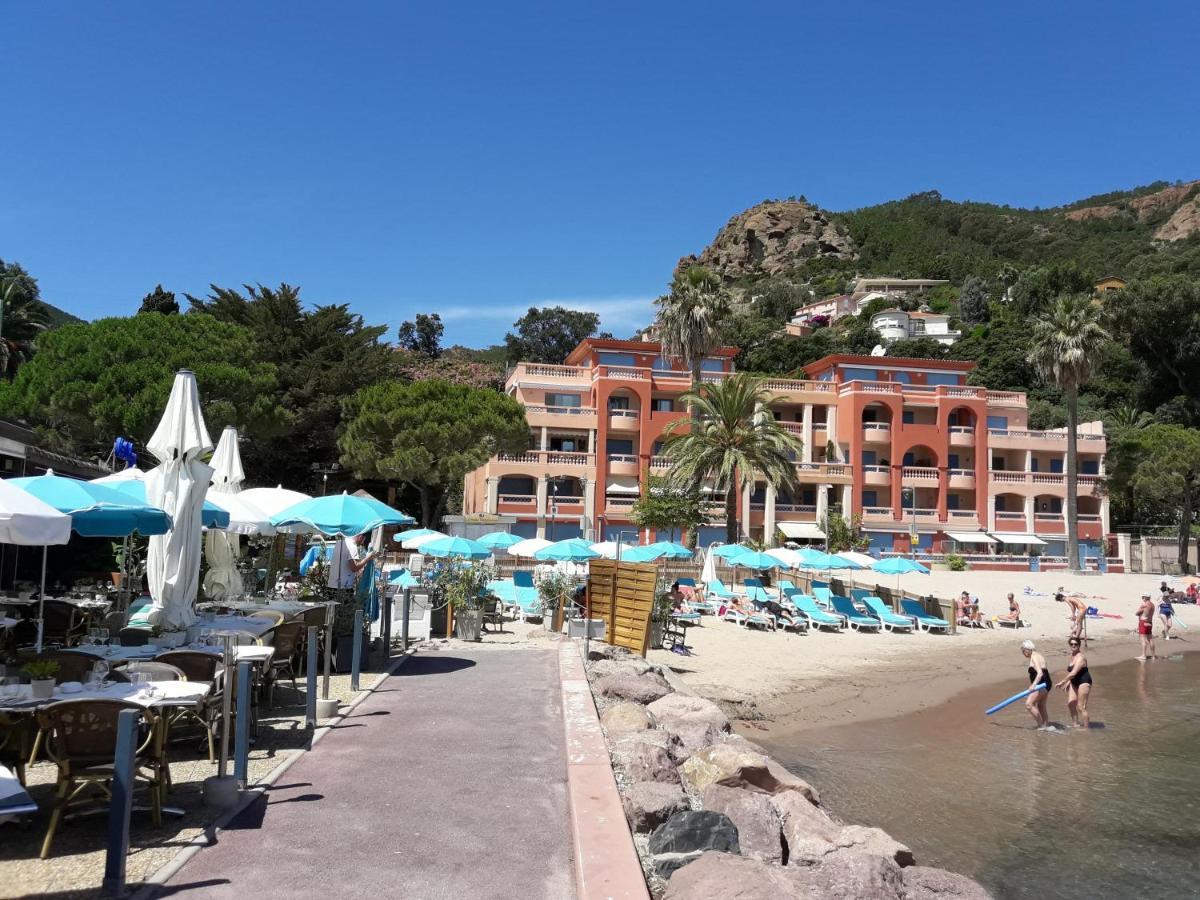 French Riviera 1 Bedroom On The Beach Facing Cannes Théoule-sur-Mer Exteriör bild