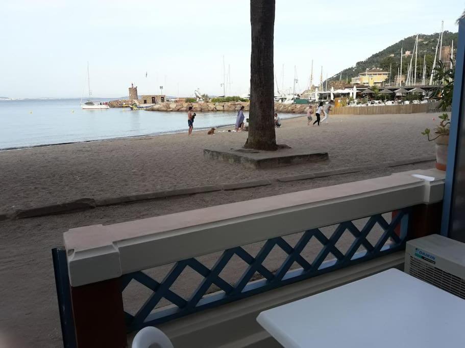French Riviera 1 Bedroom On The Beach Facing Cannes Théoule-sur-Mer Exteriör bild