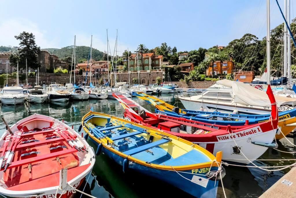 French Riviera 1 Bedroom On The Beach Facing Cannes Théoule-sur-Mer Exteriör bild