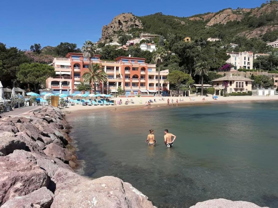 French Riviera 1 Bedroom On The Beach Facing Cannes Théoule-sur-Mer Exteriör bild
