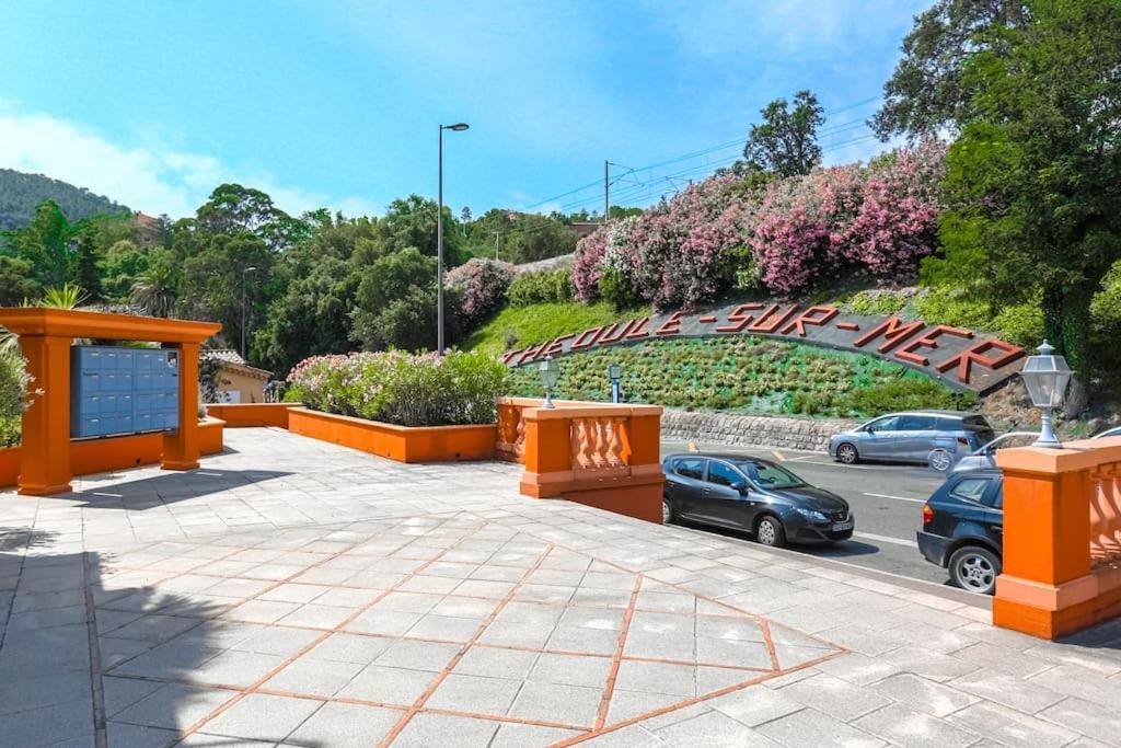 French Riviera 1 Bedroom On The Beach Facing Cannes Théoule-sur-Mer Exteriör bild
