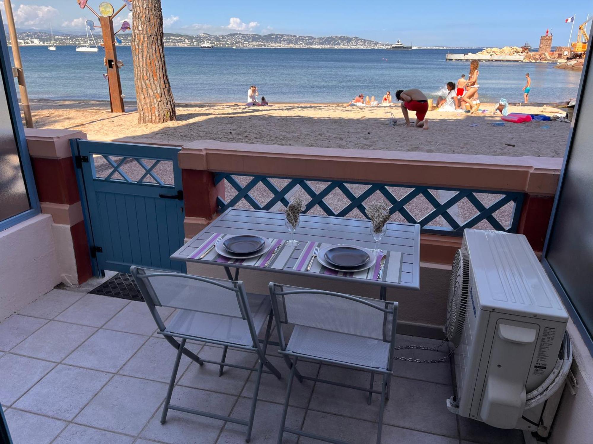 French Riviera 1 Bedroom On The Beach Facing Cannes Théoule-sur-Mer Exteriör bild
